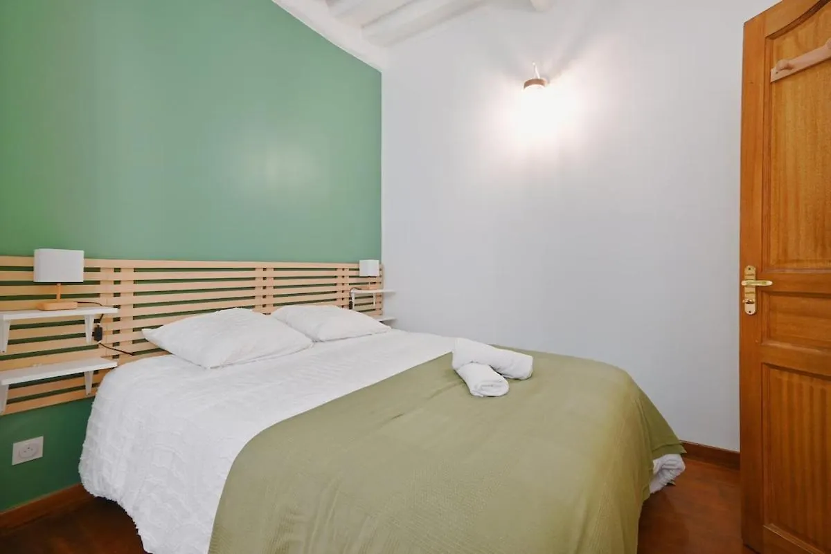 Logement Classe, Entierement Neuf Pres Du Port La Ciotat Apartment
