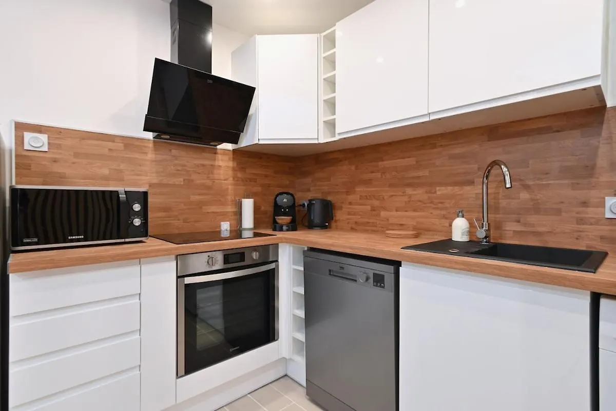 Logement Classe, Entierement Neuf Pres Du Port La Ciotat 0*,  France