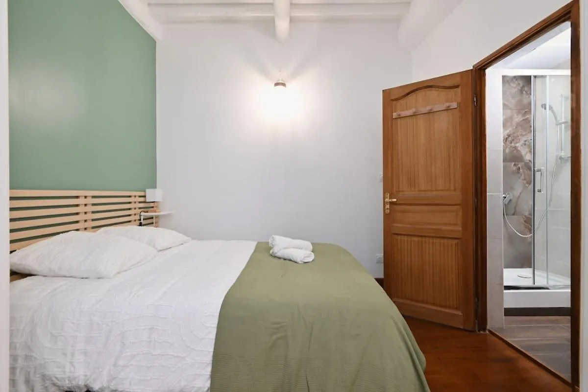 Apartment Logement Classe, Entierement Neuf Pres Du Port La Ciotat France