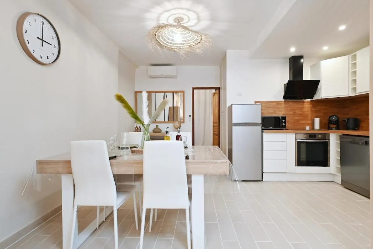 Apartment Logement Classe, Entierement Neuf Pres Du Port La Ciotat
