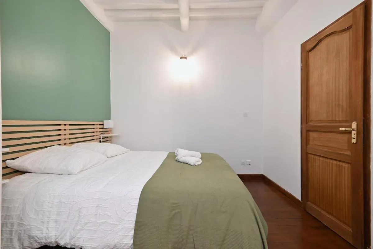 Apartment Logement Classe, Entierement Neuf Pres Du Port La Ciotat