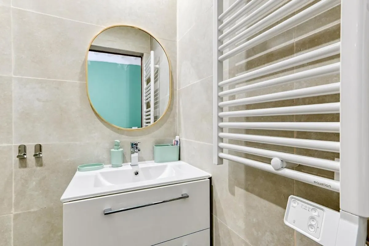 Logement Classe, Entierement Neuf Pres Du Port La Ciotat Apartment