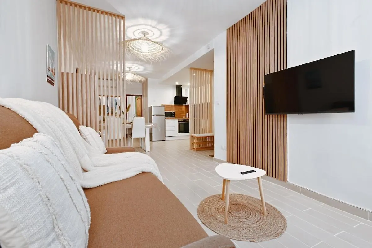 Logement Classe, Entierement Neuf Pres Du Port contacts